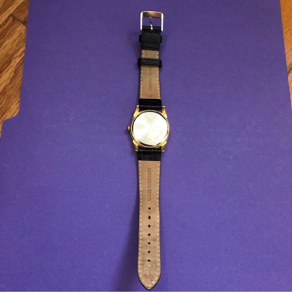 Vintage 1990’s Guess Analog Watch - Gold & white watch on genuine leather strap - Picture 5 of 13